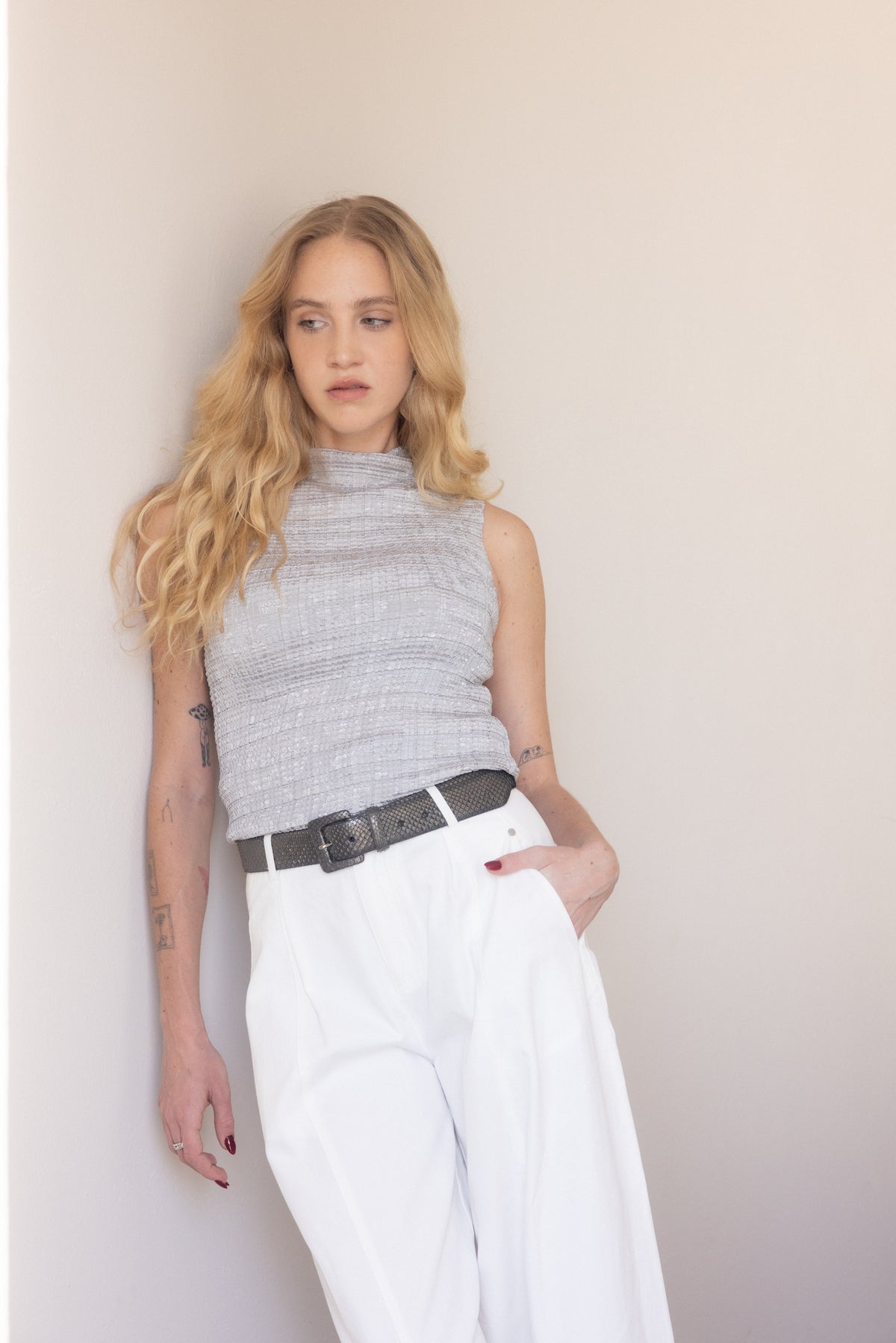 Blusa elástica corrugada y2k plata