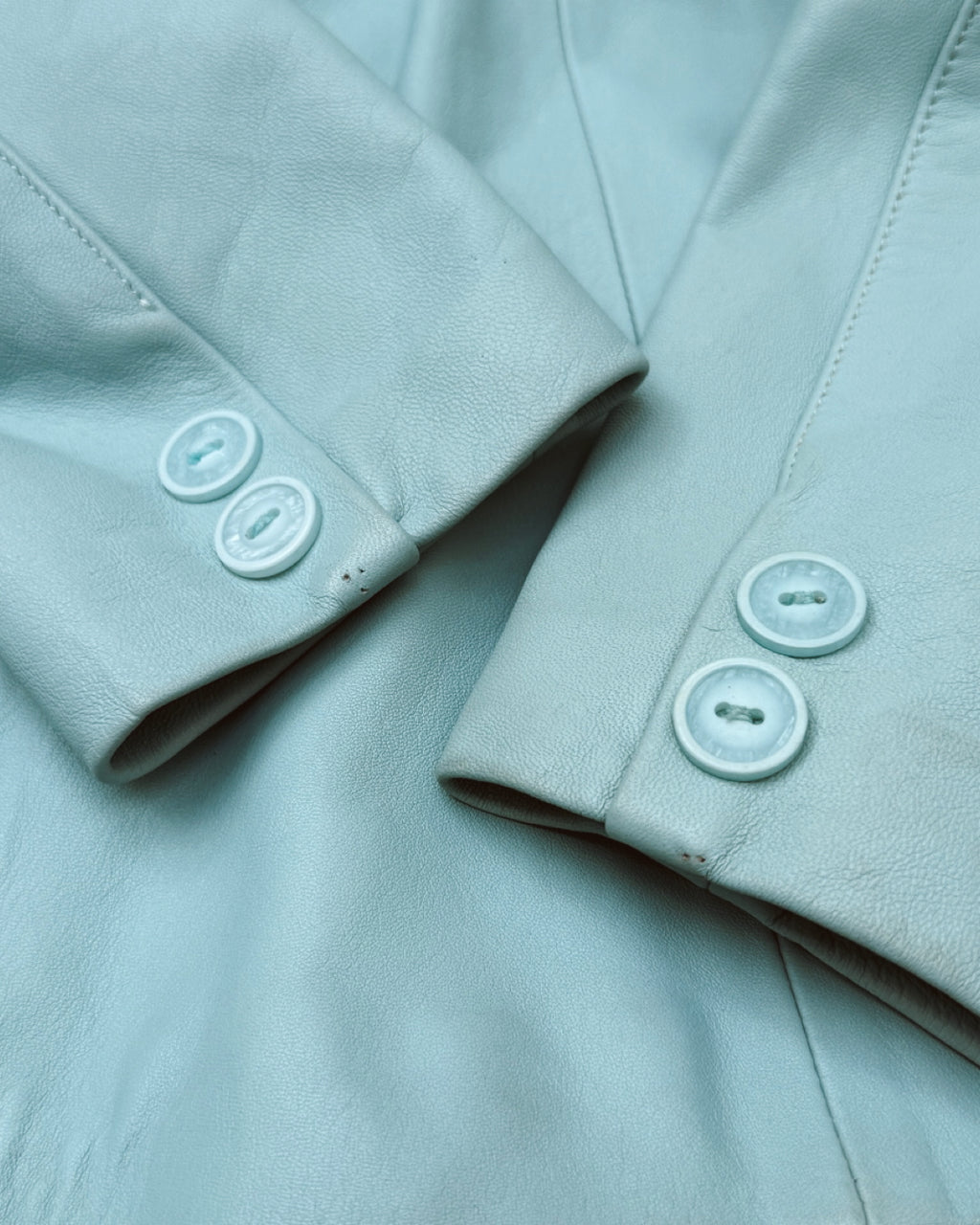 Blazer vintage de piel baby blue