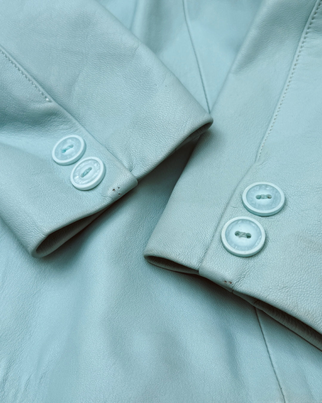 Blazer vintage de piel baby blue