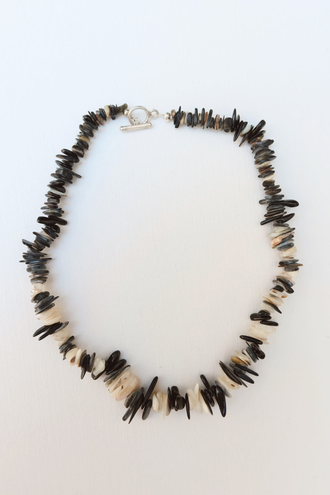 Collar piedra obsidiana y concha nácar